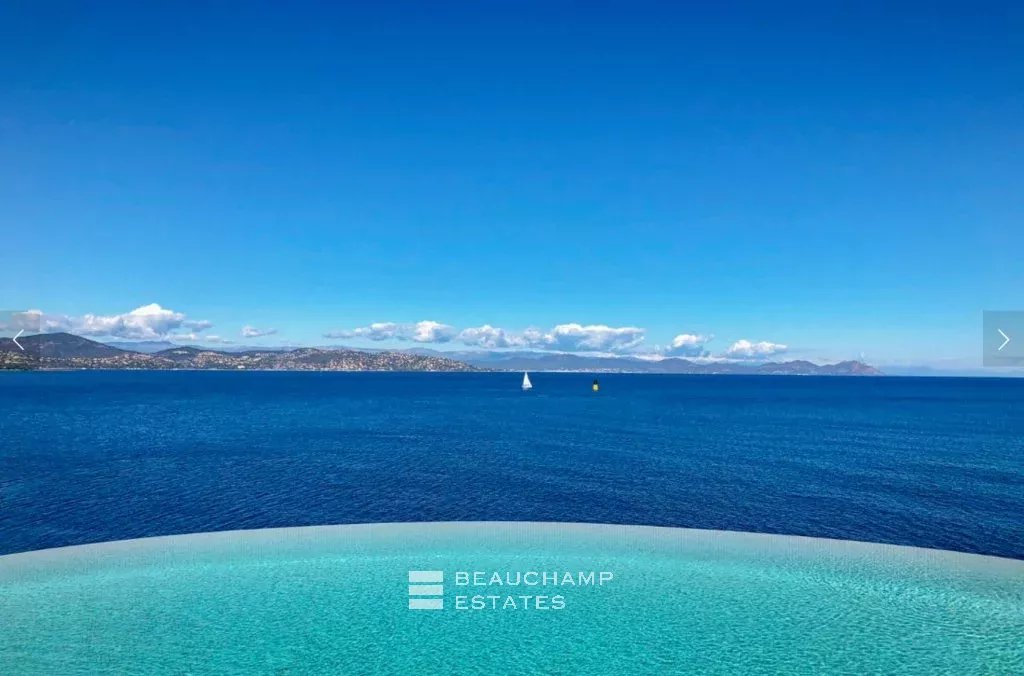 Unique Location, Amazing Waterfront Mansion in Saint-Tropez
