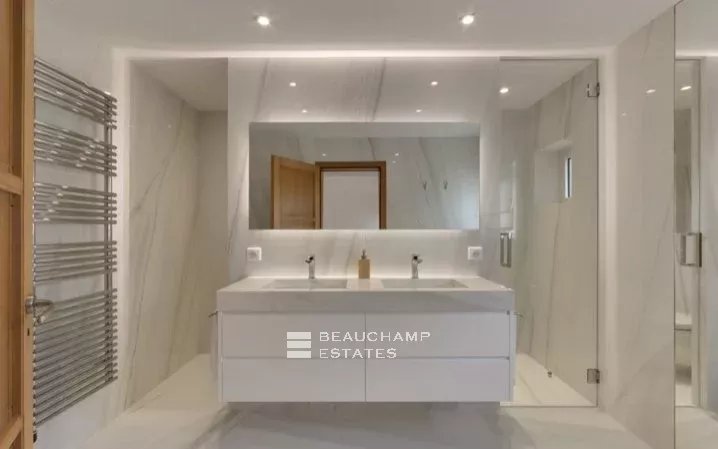 Propriété provençale de luxe dans un domaine privilégié de Saint-Tropez Unique Location, Amazing Waterfront Mansion in Saint-Tropez