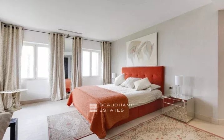 Propriété provençale de luxe dans un domaine privilégié de Saint-Tropez Unique Location, Amazing Waterfront Mansion in Saint-Tropez