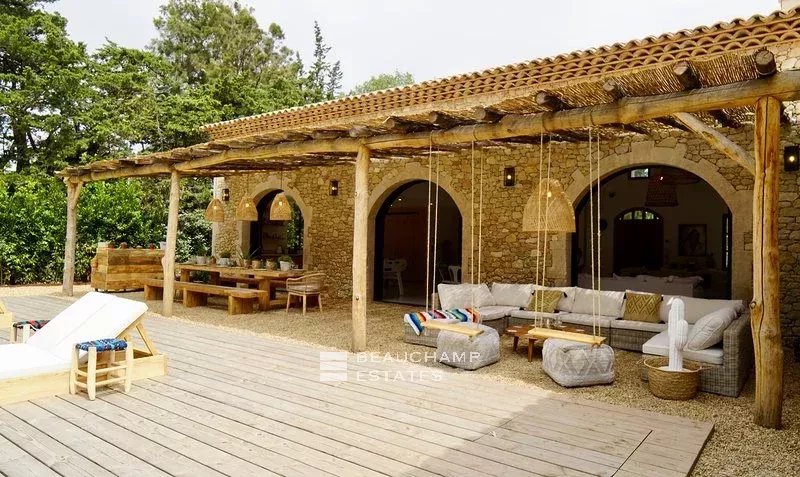 Very nice house in a private domain in Saint-Tropez close to the beach