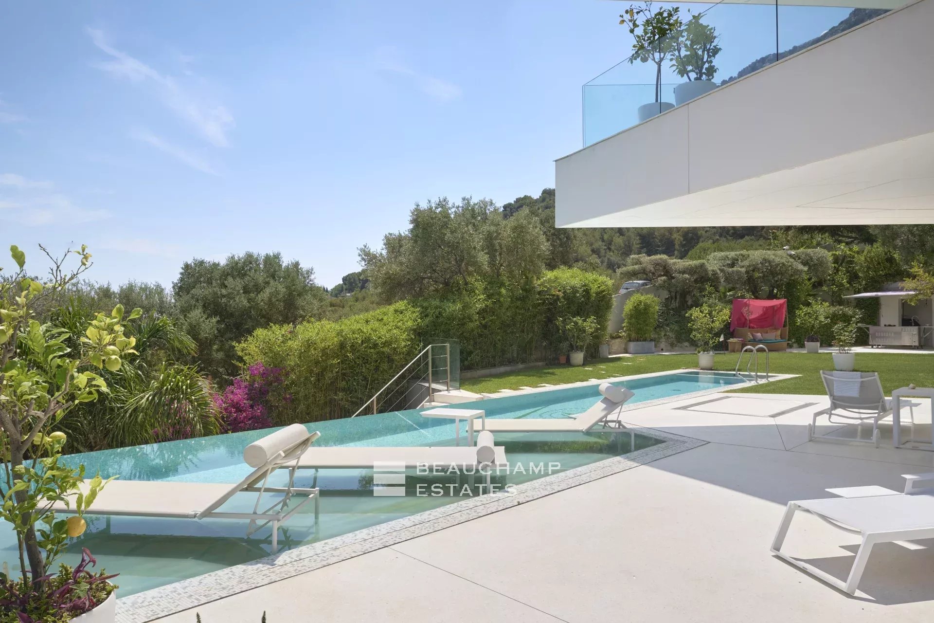 Villa on the Edge of Monaco Villa on the Edge of Monaco