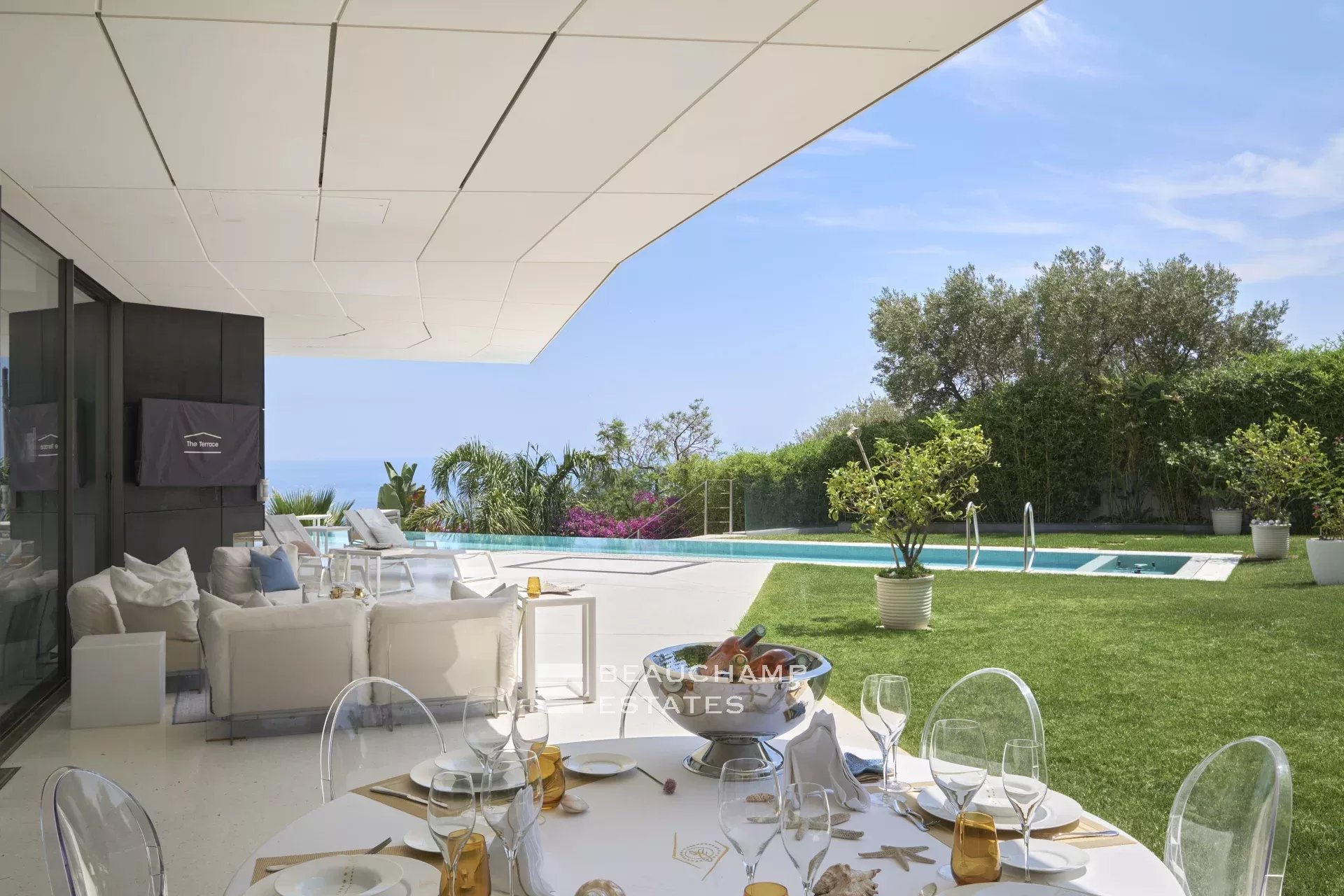 Villa on the Edge of Monaco Villa on the Edge of Monaco