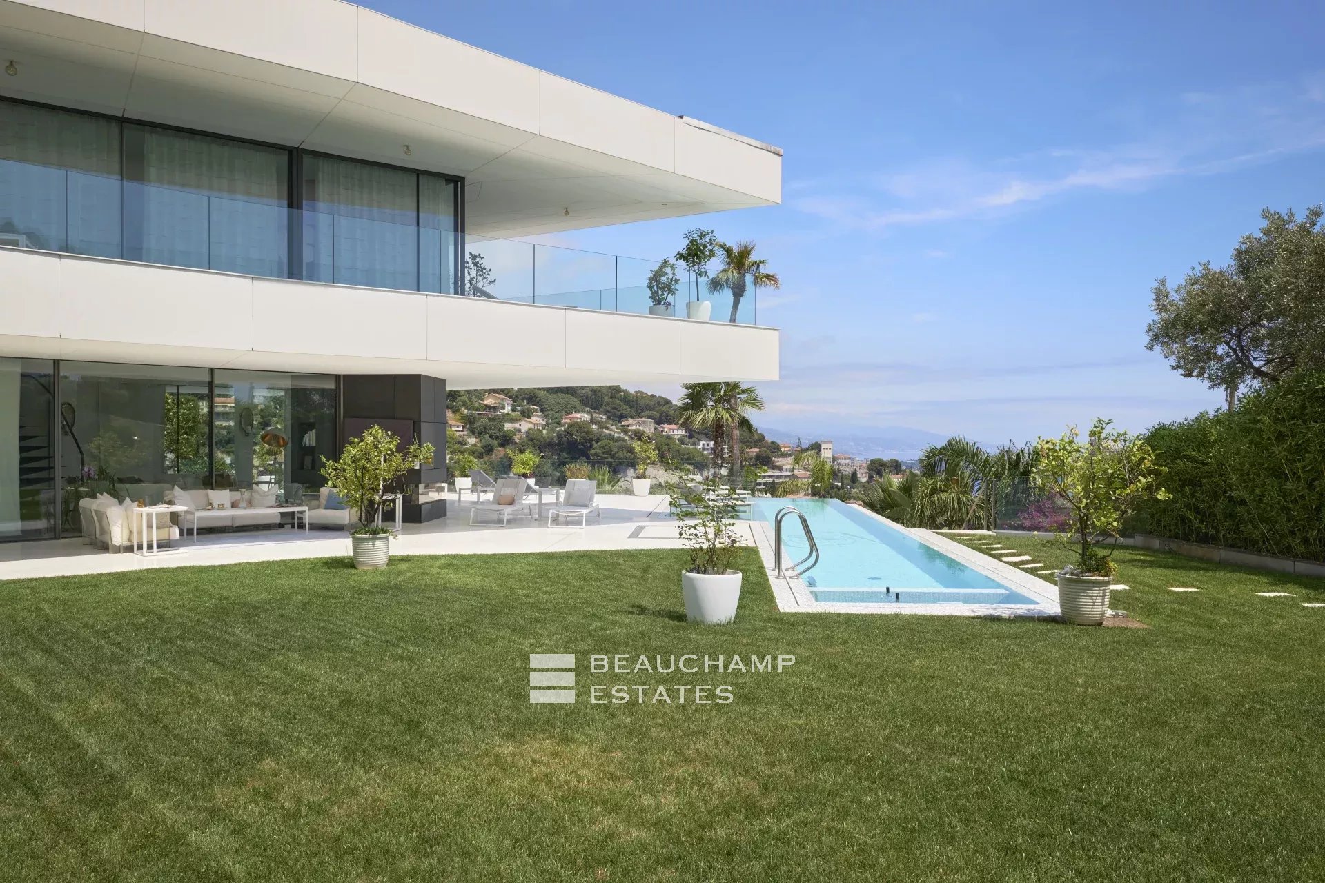 Villa on the Edge of Monaco Villa on the Edge of Monaco