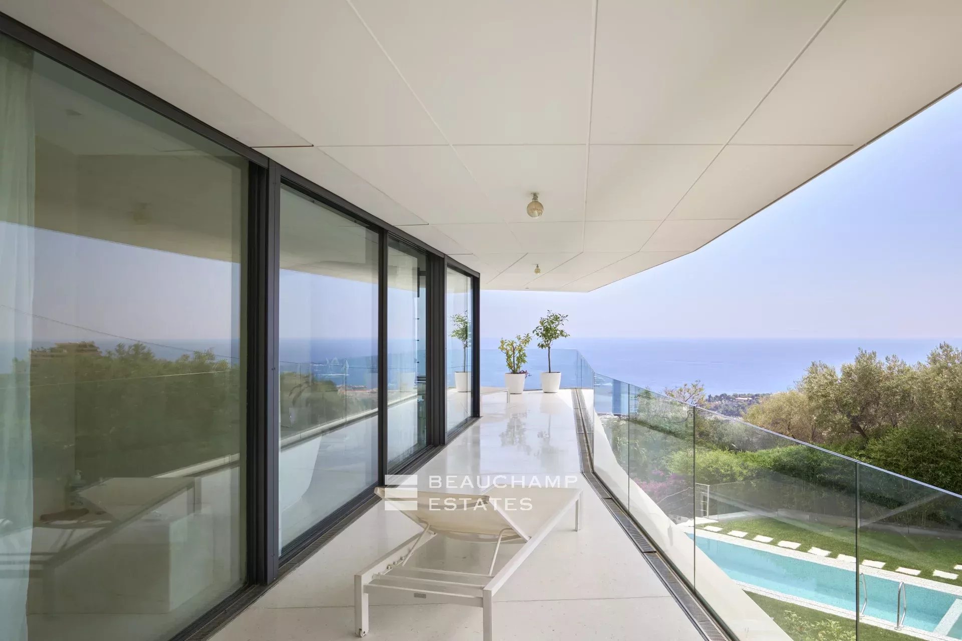 Villa on the Edge of Monaco Villa on the Edge of Monaco