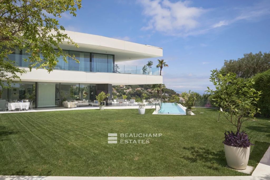 Villa on the Edge of Monaco