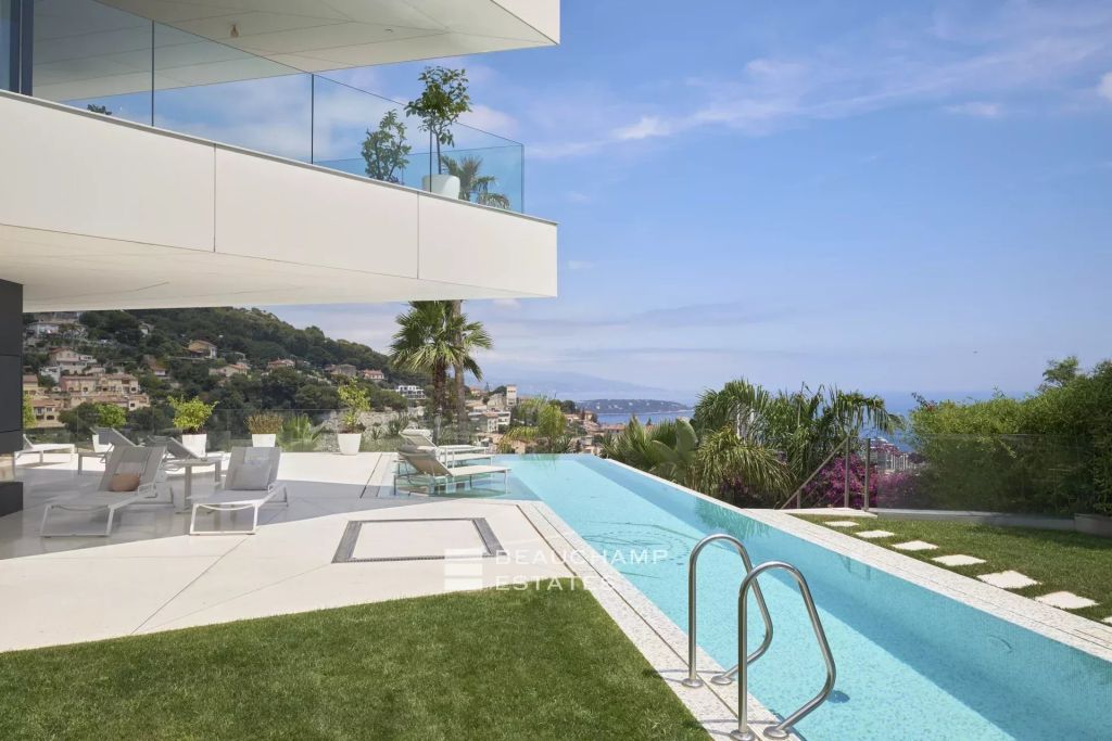 Villa on the Edge of Monaco