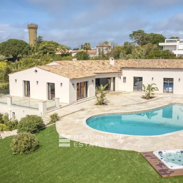 Villa avec court de tennis située sur les hauteurs de Cannes