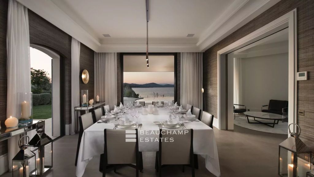 Waterfront villa in the heart of the Parcs of Saint-Tropez area