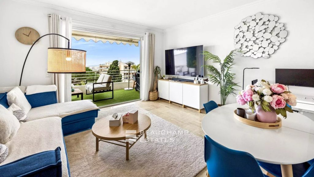 3-room apartment with terrace and sea view – Cannes Basse Californie