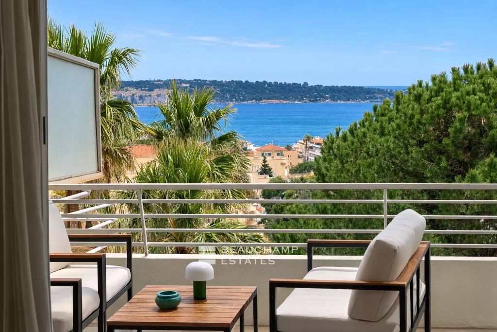 3-room apartment with terrace and sea view – Cannes Basse Californie