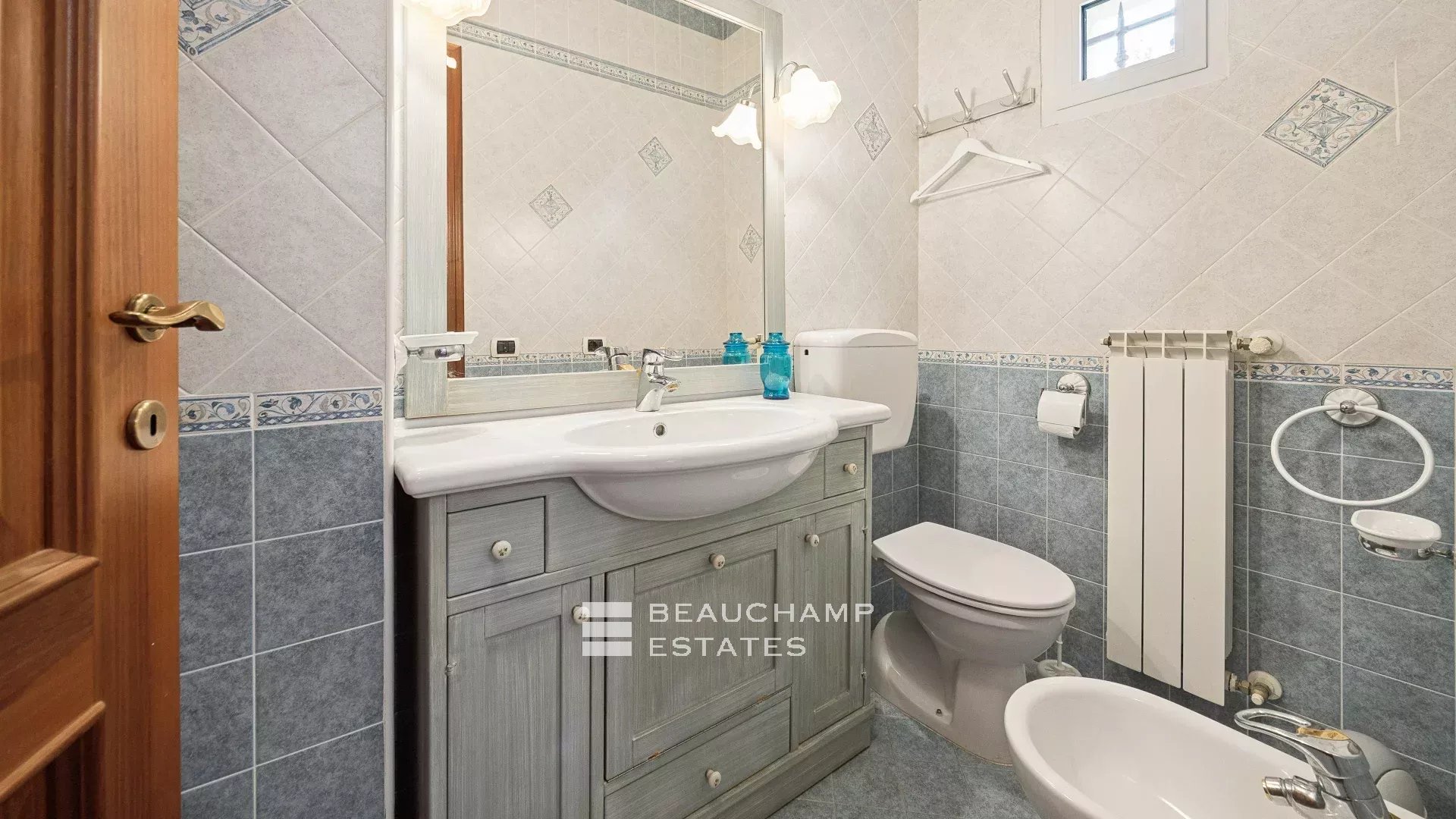 4-bedroom Neo-Provençal villa with swimming pool – Cannes Croix des Gardes 4-bedroom Neo-Provençal villa with swimming pool – Cannes Croix des Gardes