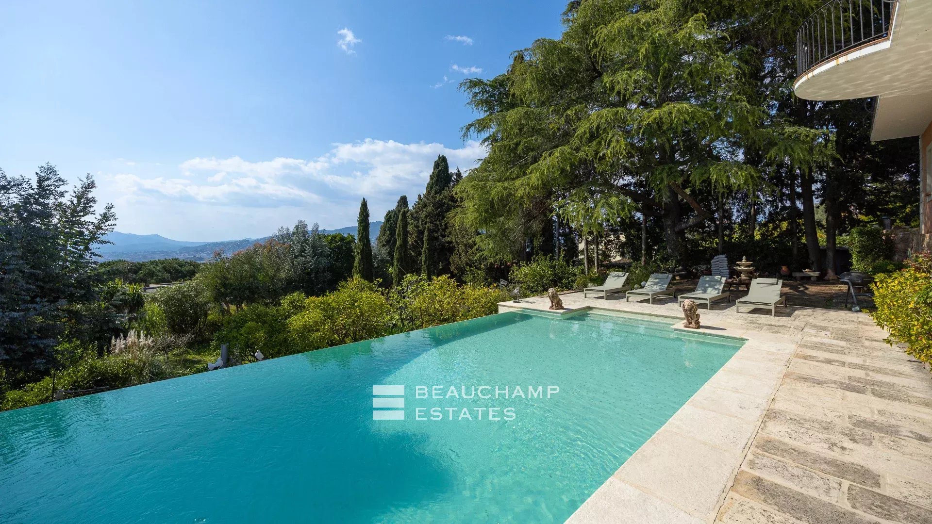 4-bedroom Neo-Provençal villa with swimming pool – Cannes Croix des Gardes 4-bedroom Neo-Provençal villa with swimming pool – Cannes Croix des Gardes
