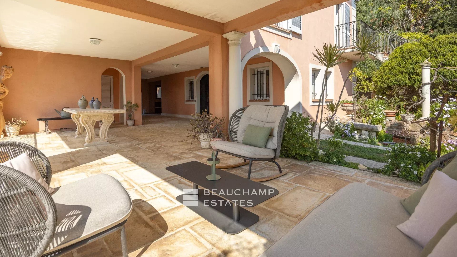 4-bedroom Neo-Provençal villa with swimming pool – Cannes Croix des Gardes 4-bedroom Neo-Provençal villa with swimming pool – Cannes Croix des Gardes