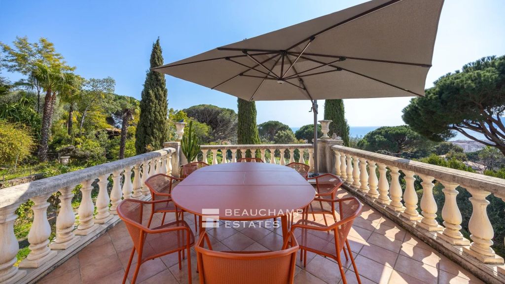 4-bedroom Neo-Provençal villa with swimming pool – Cannes Croix des Gardes