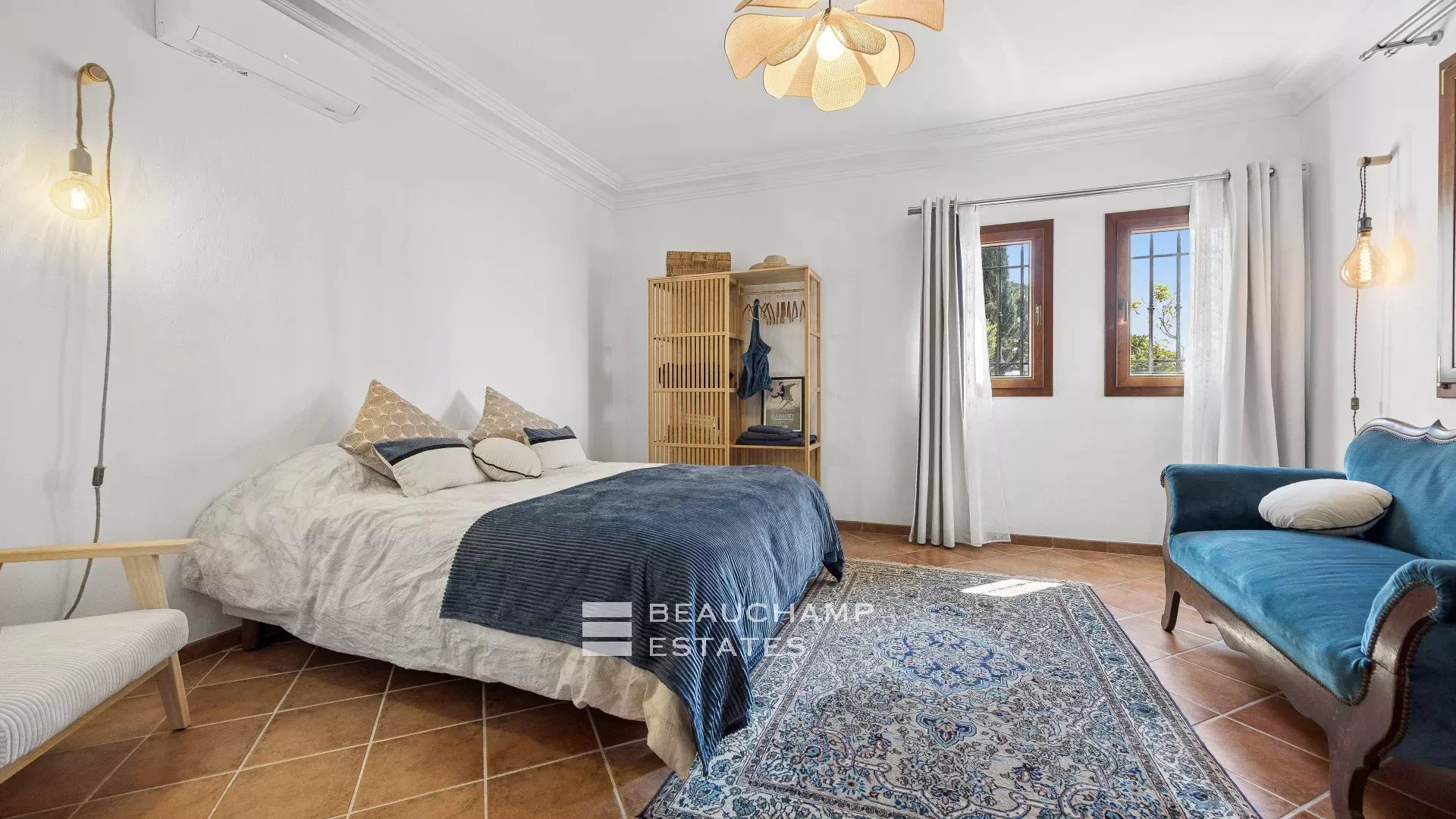 4-bedroom Neo-Provençal villa with swimming pool – Cannes Croix des Gardes 4-bedroom Neo-Provençal villa with swimming pool – Cannes Croix des Gardes