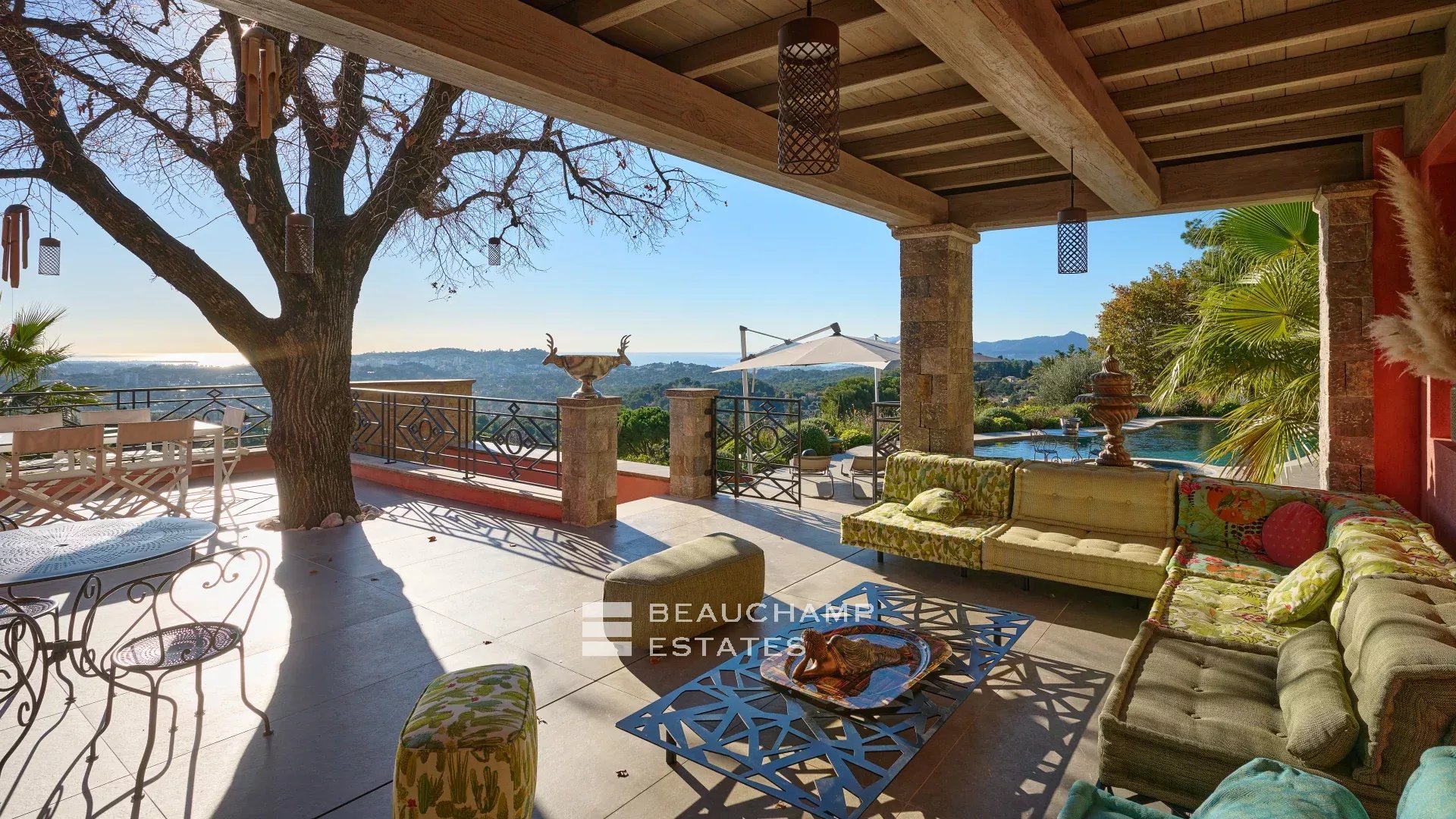 4-bedroom villa with panoramic sea views in Mougins 4-bedroom villa with panoramic sea views in Mougins