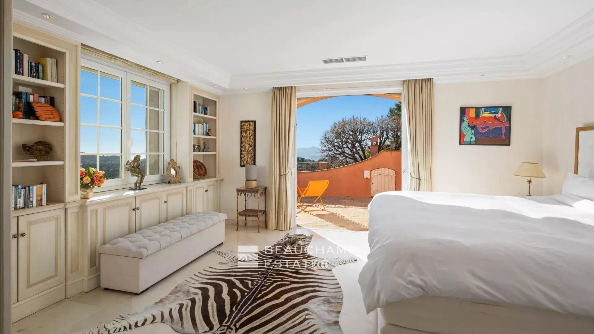 4-bedroom villa with panoramic sea views in Mougins 4-bedroom villa with panoramic sea views in Mougins