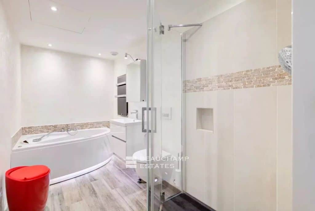 5 room apartment with Sea view in Beaulieu sur Mer