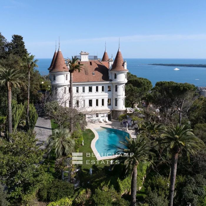 Le Château Louis XIII est l&rsquo;une des propriétés les plus remarquables de la Côte d&rsquo;Azur.