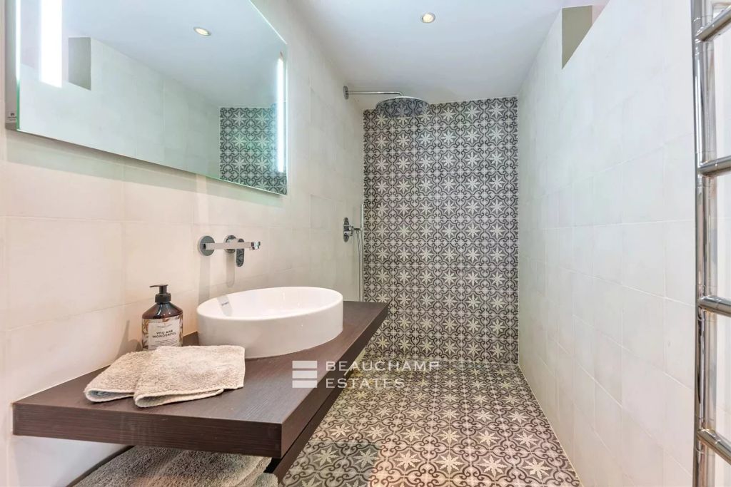 4-Bedroom Duplex with Garden – Cannes City Centre