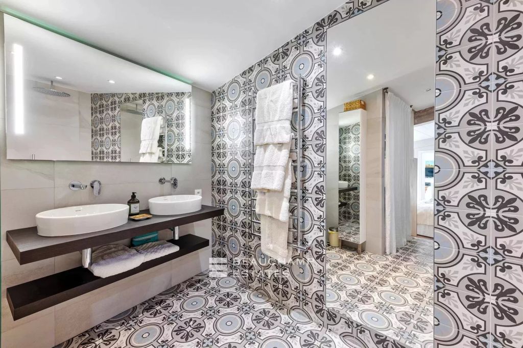 4-Bedroom Duplex with Garden – Cannes City Centre