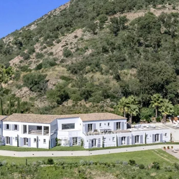 Villa d&rsquo;exception avec vue panoramique sur Saint-Tropez