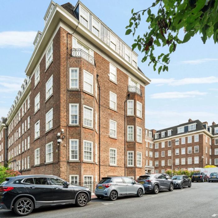 A development opportunity of this lateral apartment in St Johns Wood.