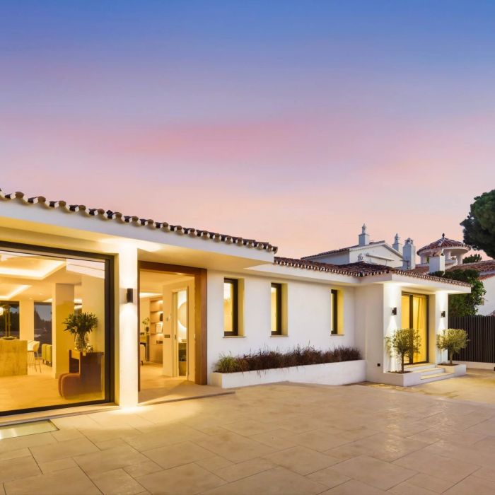 A Hidden Elviria Sanctuary with Exceptional Indoor Outdoor Living