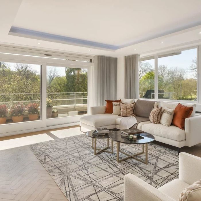 A large newly refurbished apartment opposite The Regent’s Park with 24 hour concierge.