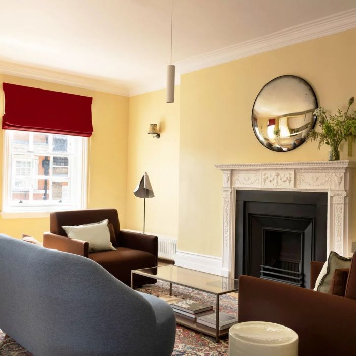 A lateral, one bedroom apartment in central Marylebone offering hotel-style services.