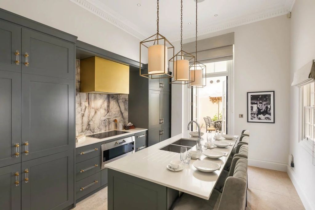 A luxurious Grade II listed stucco-fronted maisonette in Belgravia