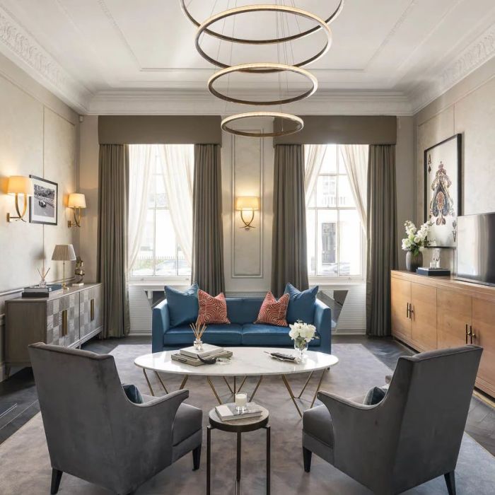 A luxurious Grade II listed stucco-fronted maisonette in Belgravia