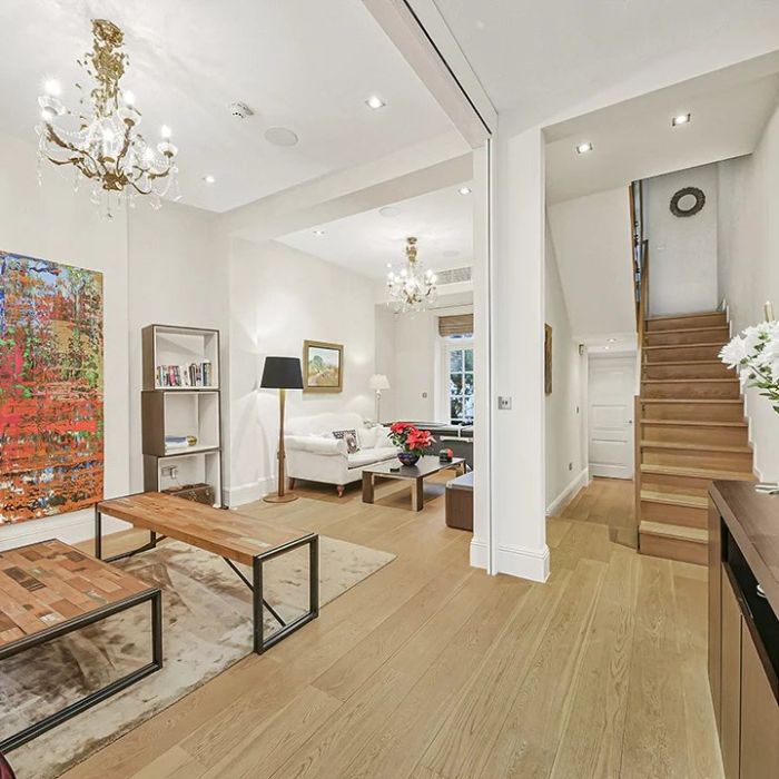 A period townhouse with two terraces in the centre of Pimlico.