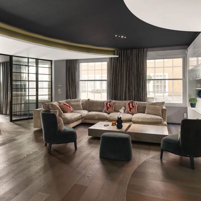 A spacious four bedroom lateral apartment in Mayfair with 24-hour porter.