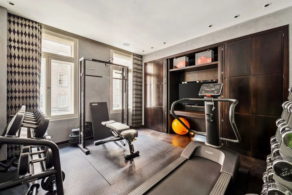 A spectacular duplex apartment, a rare jewel located on the in the heart of Mayfair.