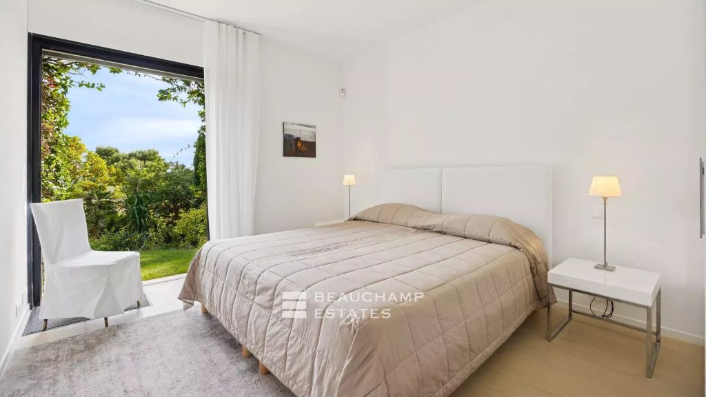 An Exceptional Contemporary home – Èze Bord de Mer