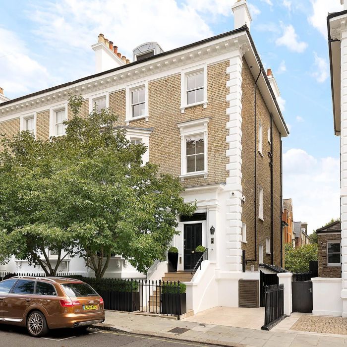 An exceptional family house in one of London’s finest addresses.
