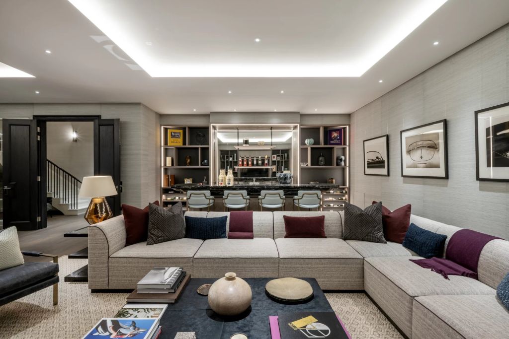 An impeccable triplex in Grosvenor Square inspired by Ian Fleming’s famous spy.