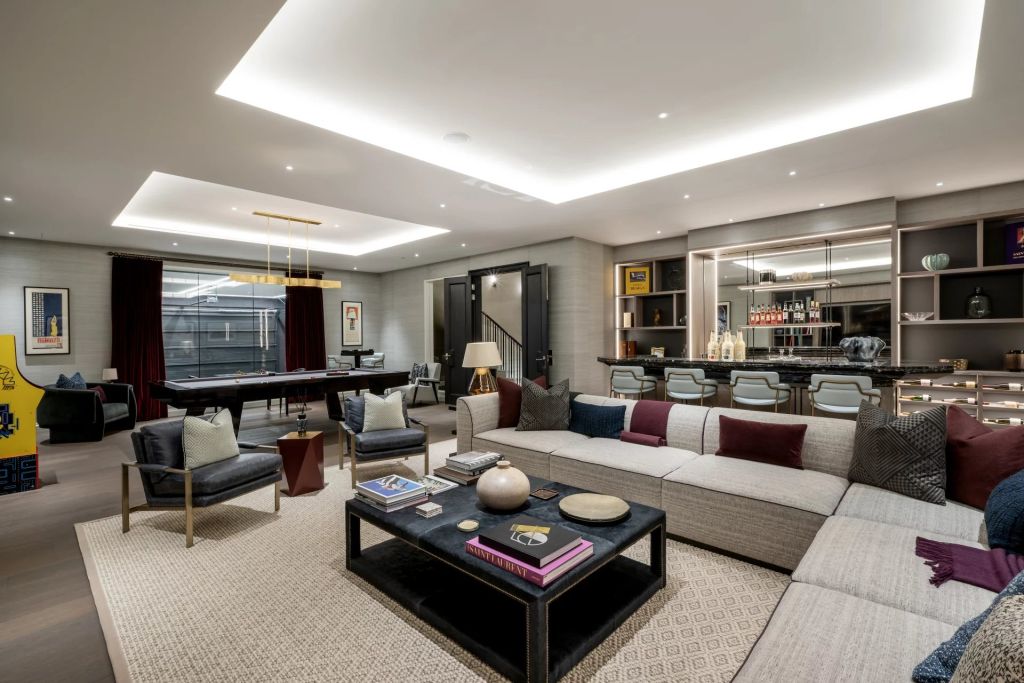 An impeccable triplex in Grosvenor Square inspired by Ian Fleming’s famous spy.