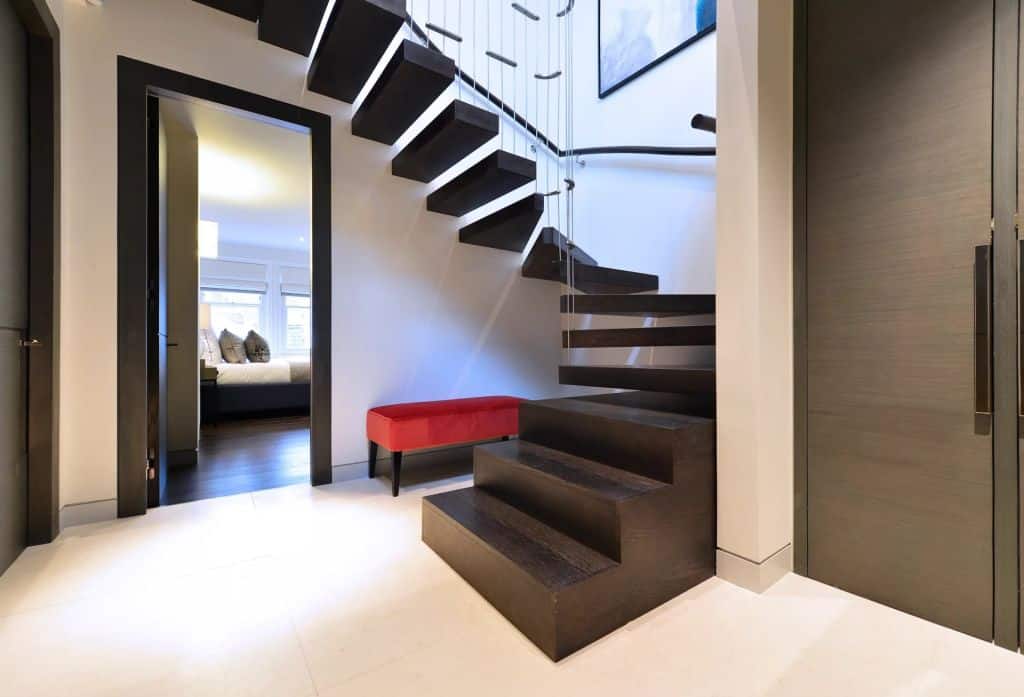 An interior designed apartment with lift access close in Mayfair