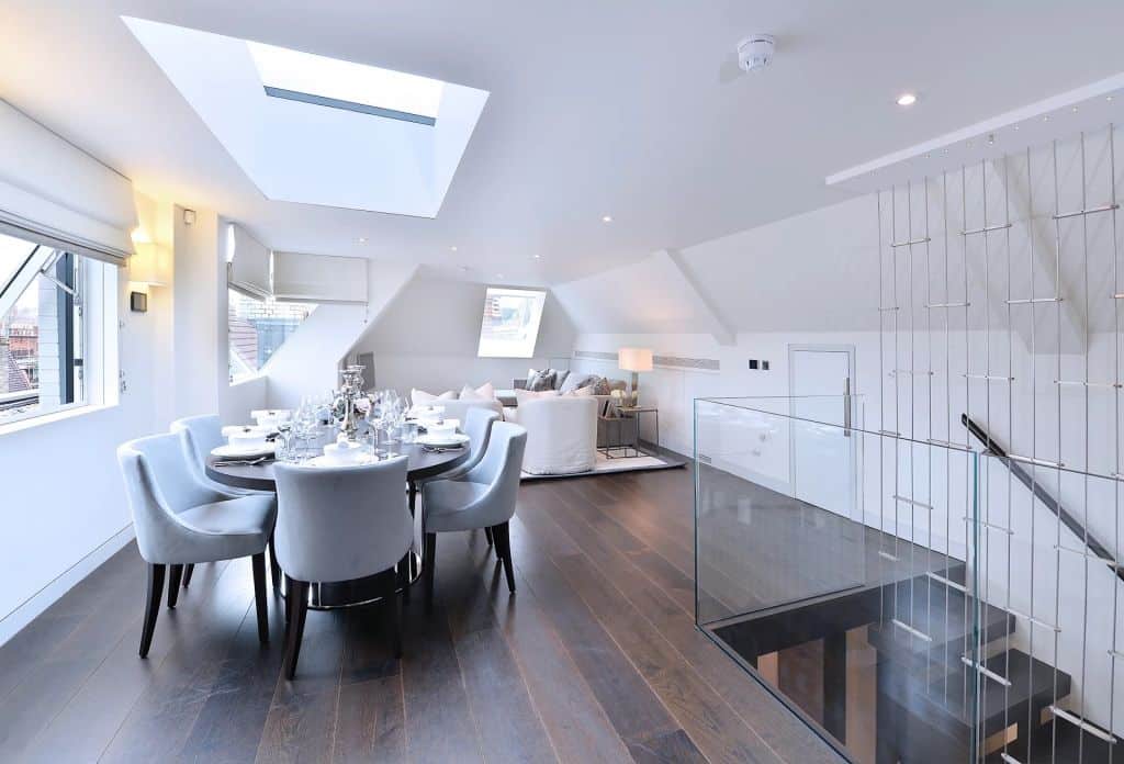 An interior designed apartment with lift access close in Mayfair