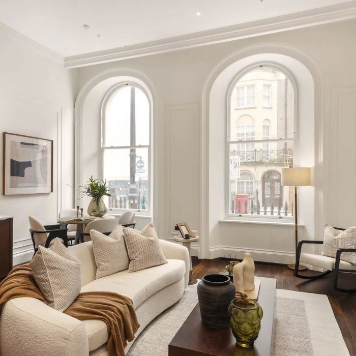 An interior designed ground floor apartment located in a boutique development in the centre of Mayfair.