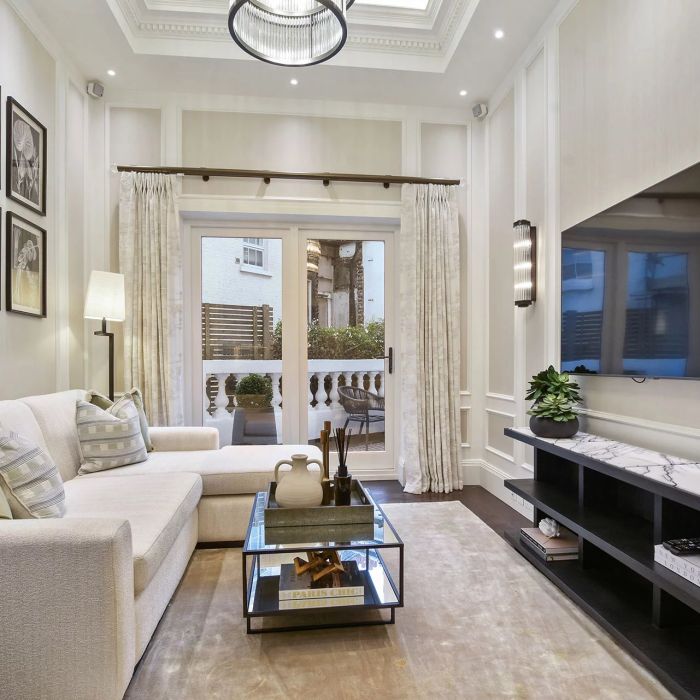 An newly refurbished two-bedroom apartment with two private balconies located just a few minutes walk from Kensington High Street.