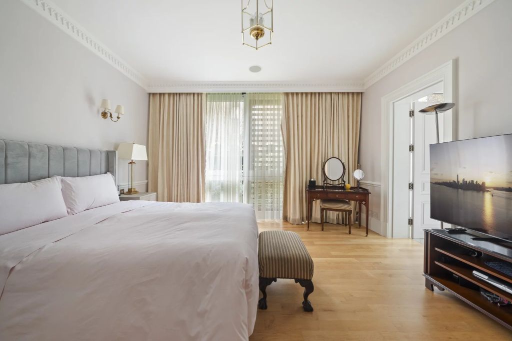 An open plan ground floor apartment in the heart of Belgravia