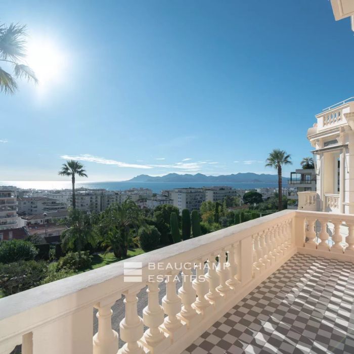 Apartment Cannes, California