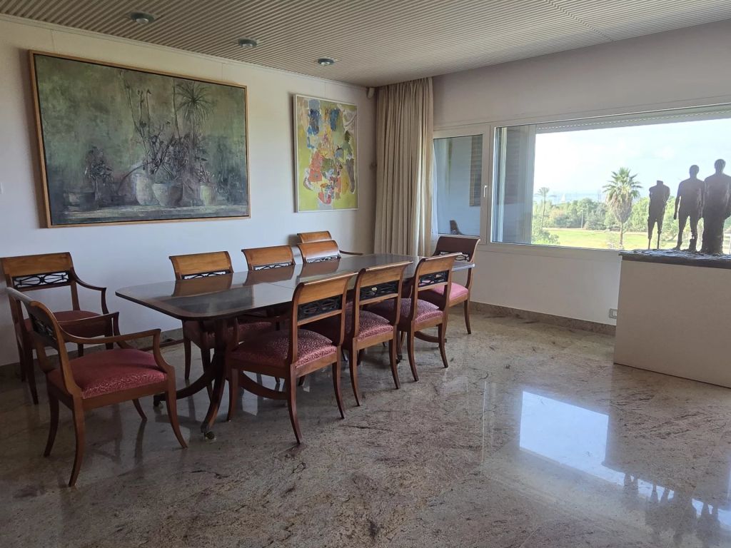 Apartment opposite the Hilton Hotel