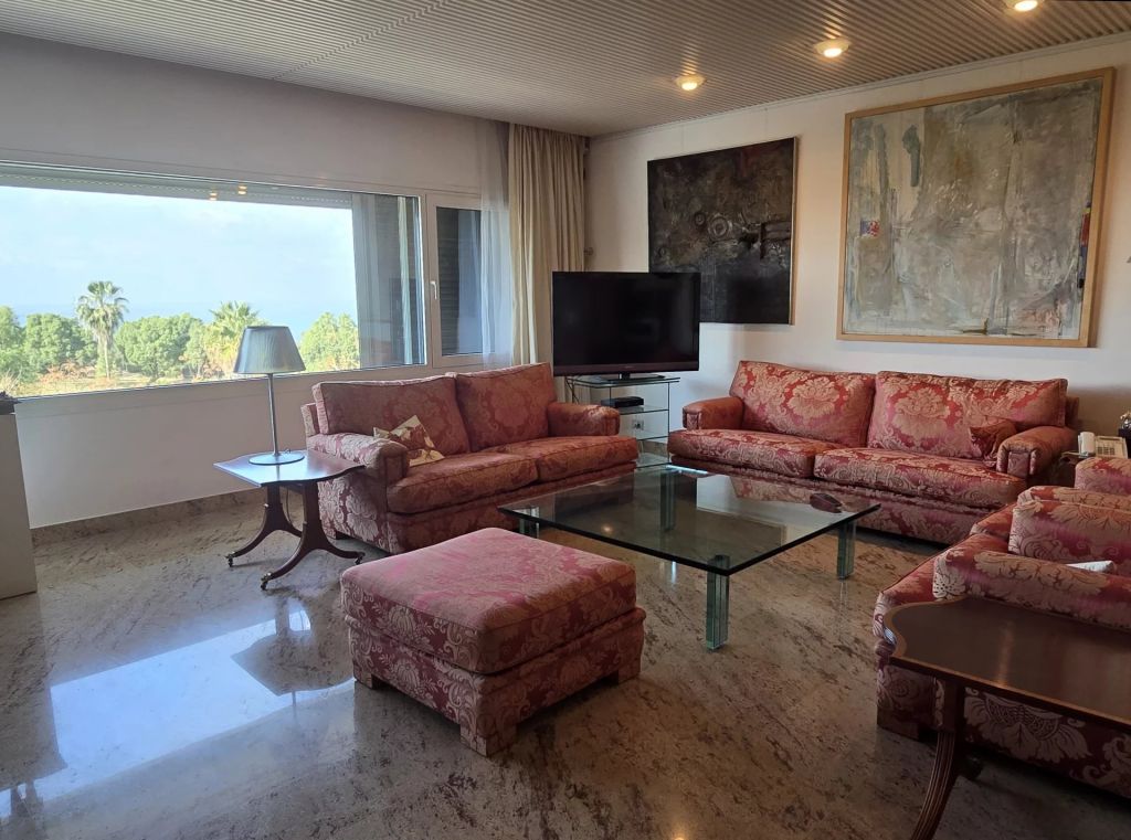 Apartment opposite the Hilton Hotel