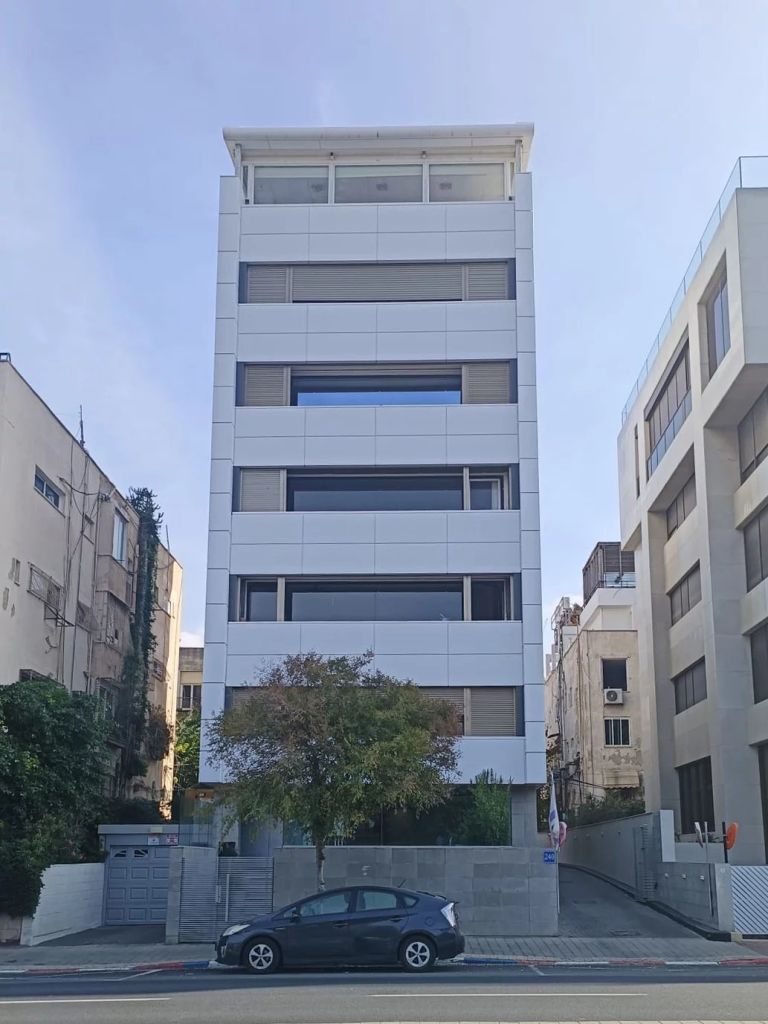 Apartment opposite the Hilton Hotel