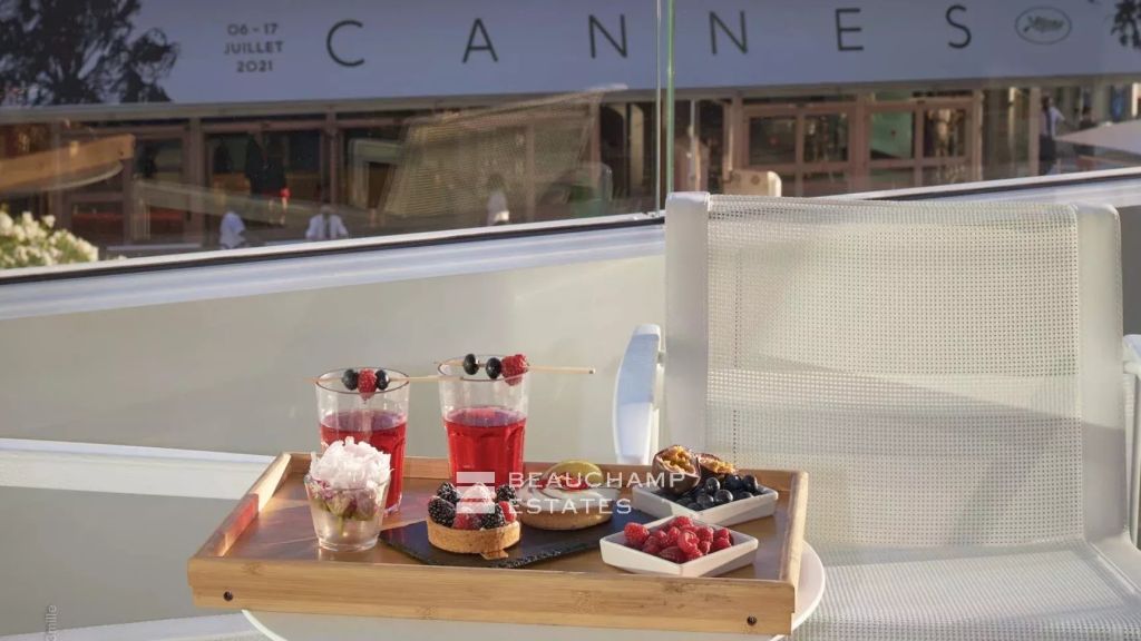 Apartment rental cannes first croisette