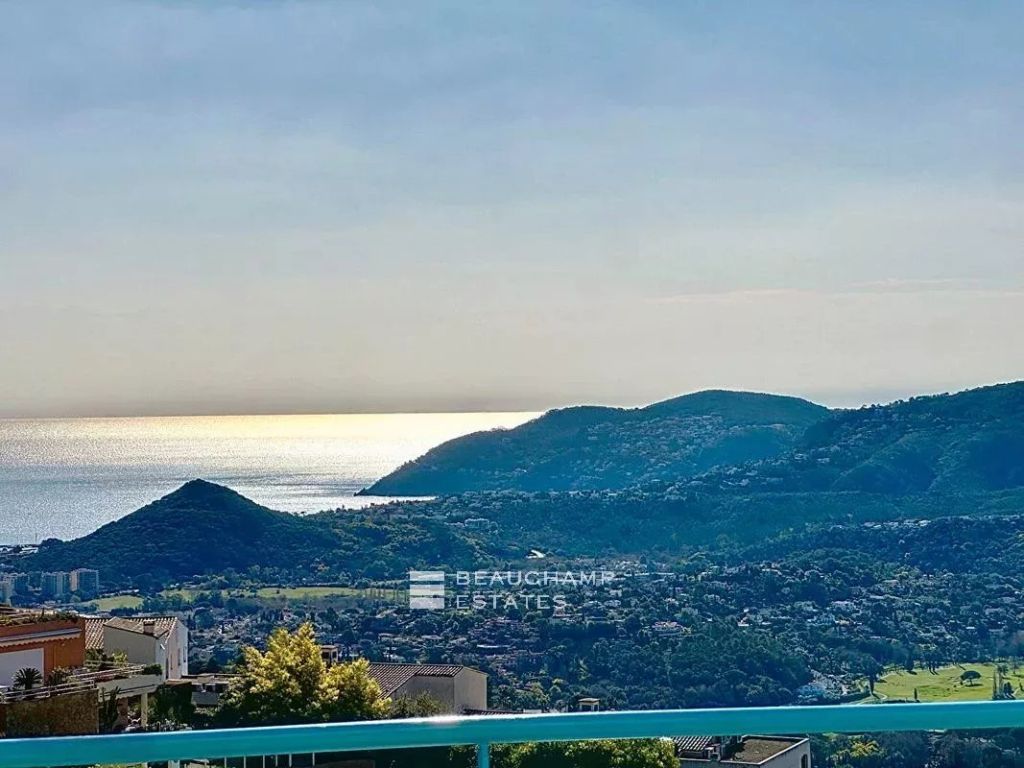 APARTMENT – SEA VIEW